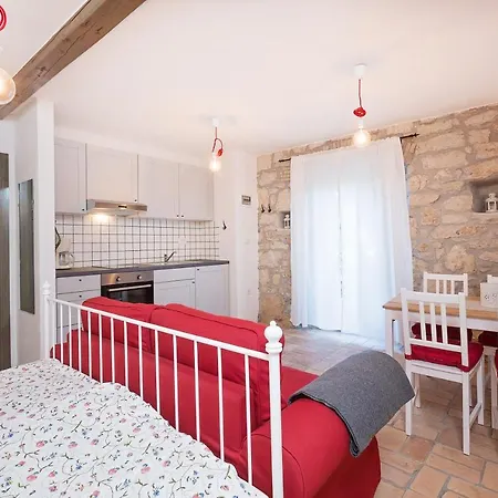 Old Town Studio And Apartment Vrsar Exterior foto