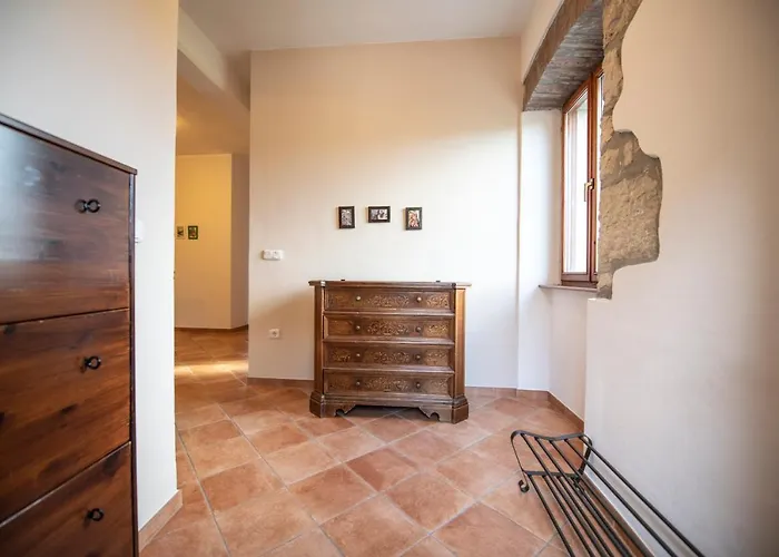 Old Town Studio And Apartment