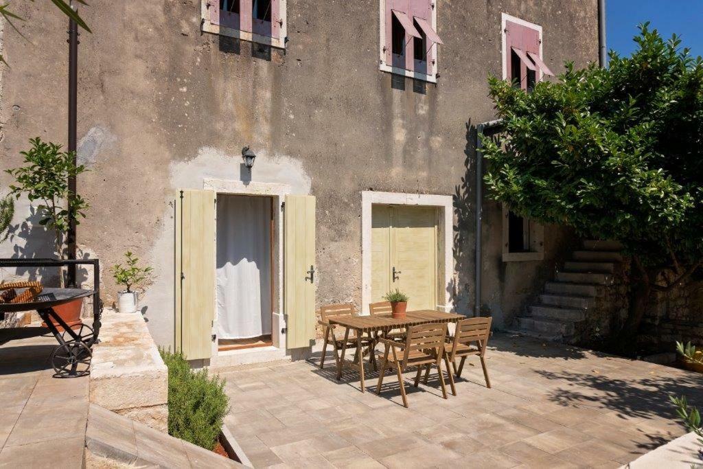Old Town And Apartment *
